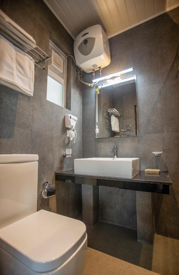 The Breeze Luxury Apartment Нувара Елия Екстериор снимка