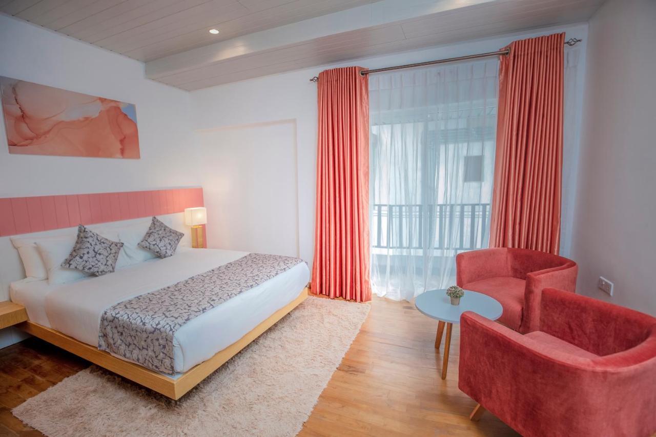 The Breeze Luxury Apartment Нувара Елия Екстериор снимка