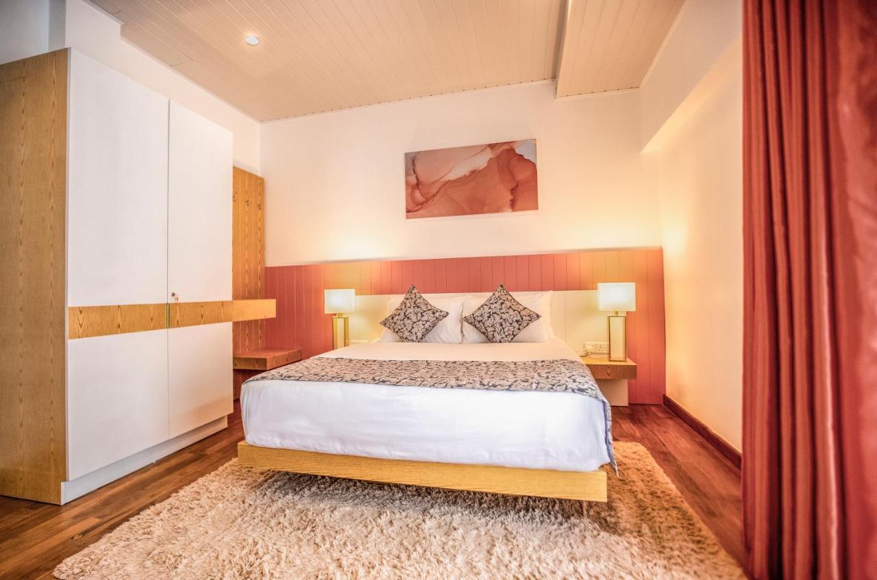 The Breeze Luxury Apartment Нувара Елия Екстериор снимка